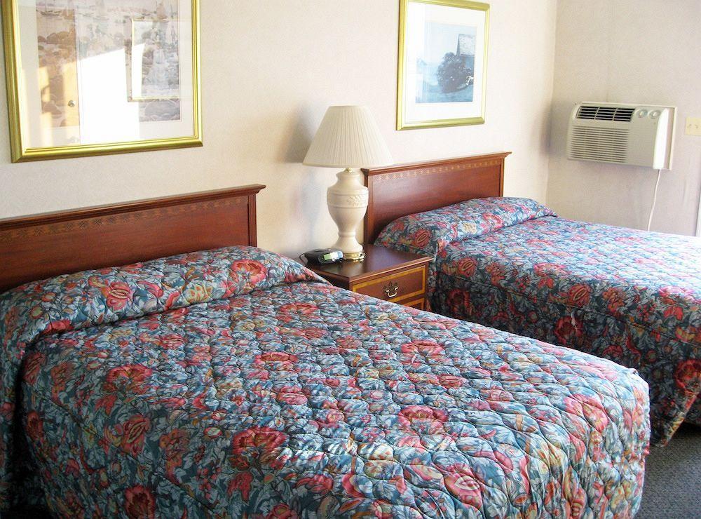 Sea Whale Motel Мидлтаун Экстерьер фото